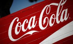 لماذا سحبت شركة "كوكا كولا" كميات كبيرة من منتجاتها في أوروبا؟